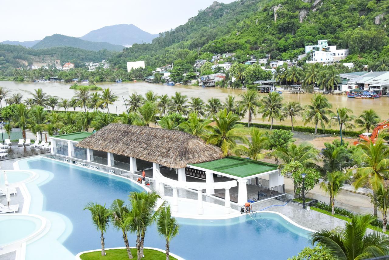 Cham Oasis Nha Trang Resort Condotel Exteriör bild