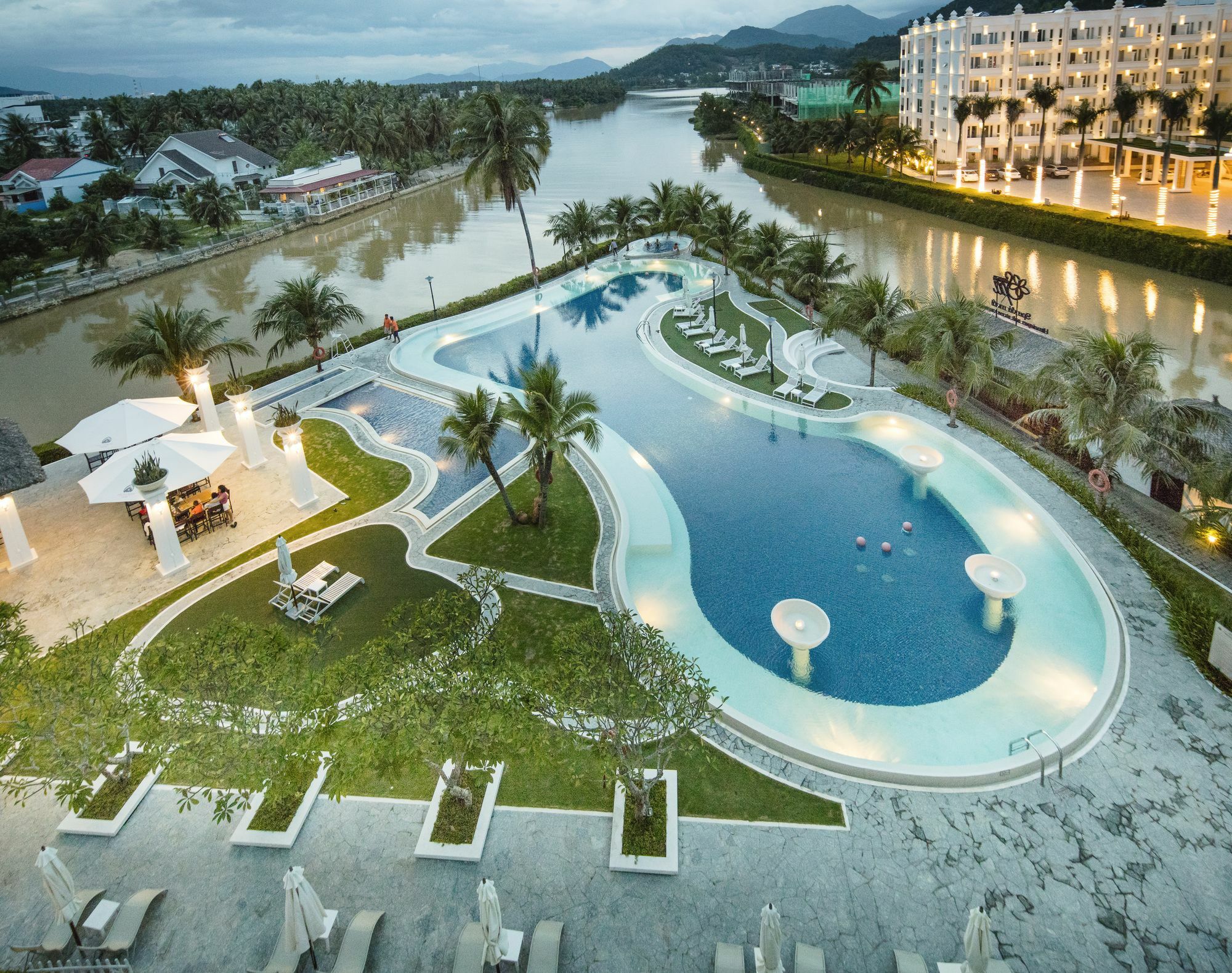 Cham Oasis Nha Trang Resort Condotel Exteriör bild